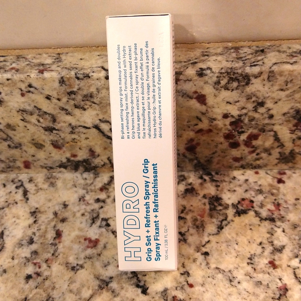 Milk Hydro Make-up Grip setting spray Face Primer - Picture 3 of 3